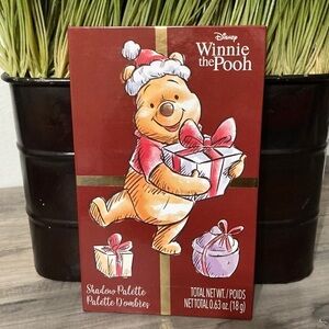 WINNIE THE POOH EYESHADOW CHRISTMAS HOLIDAY PALLETTE with MIRROR